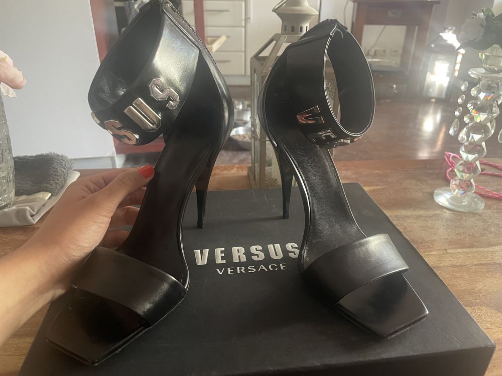 Versus versace nienoszone szpilki sandałki sandały