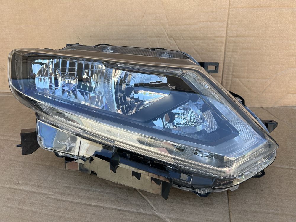 Nissan X-Trail, Rogue фара R от 14-17год