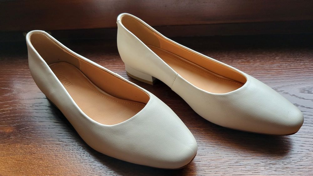 Czółenka beżowe KAZAR baleriny