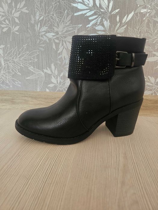 Жіноче взуття, ботинки