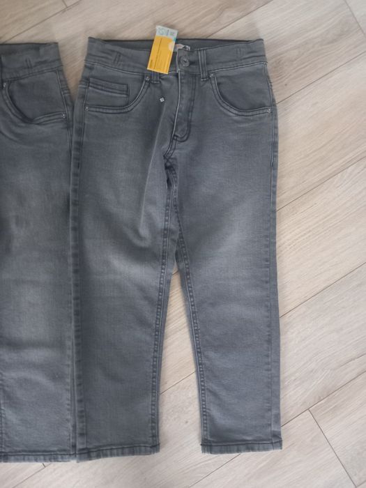 Jeansy chłopięce bliźniaki 122/128 NOWE