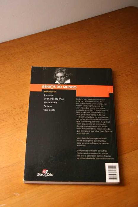 Livro "Génio do Mundo - Beethoven"