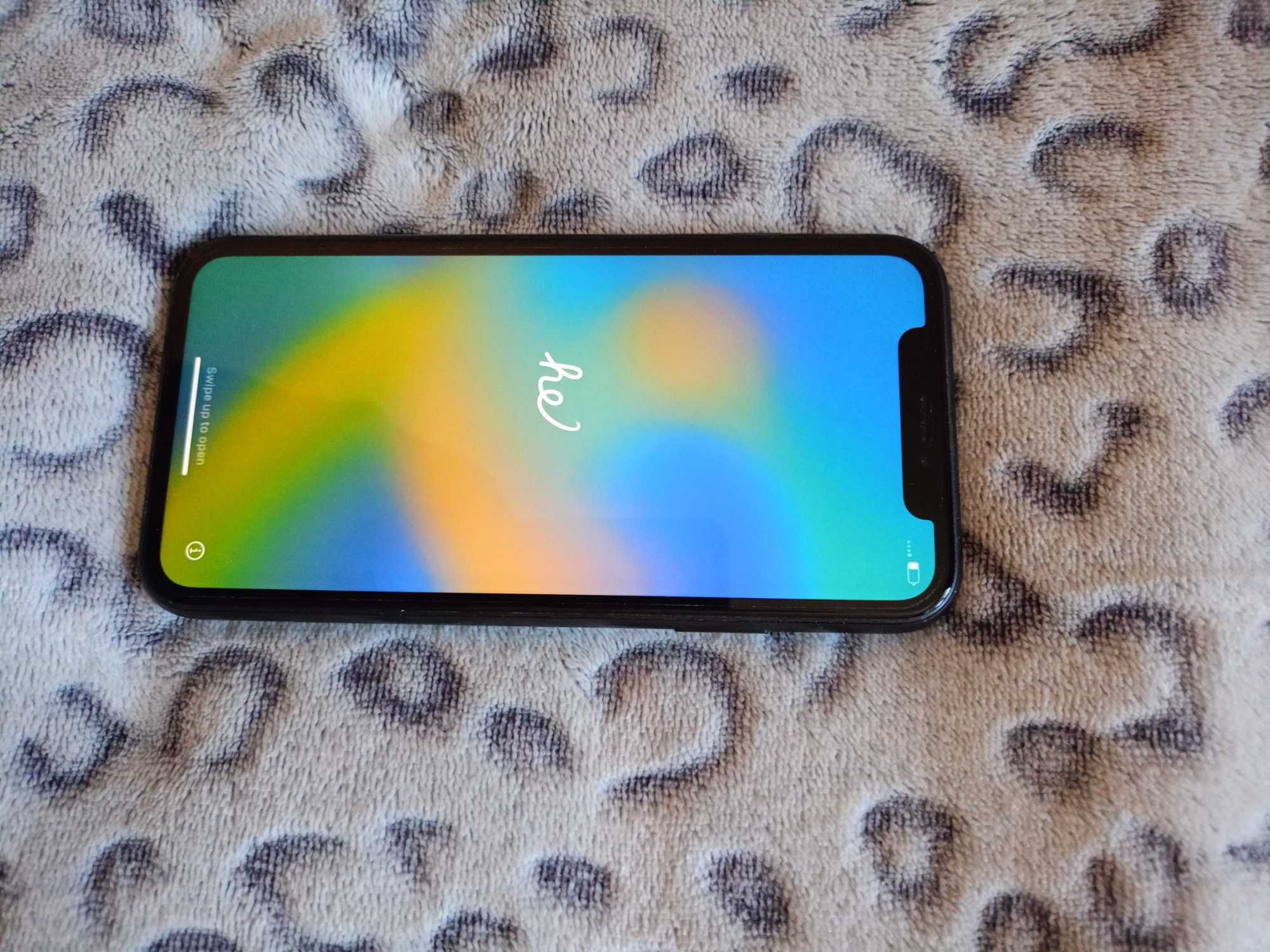Продам iPhone XR 128 GB