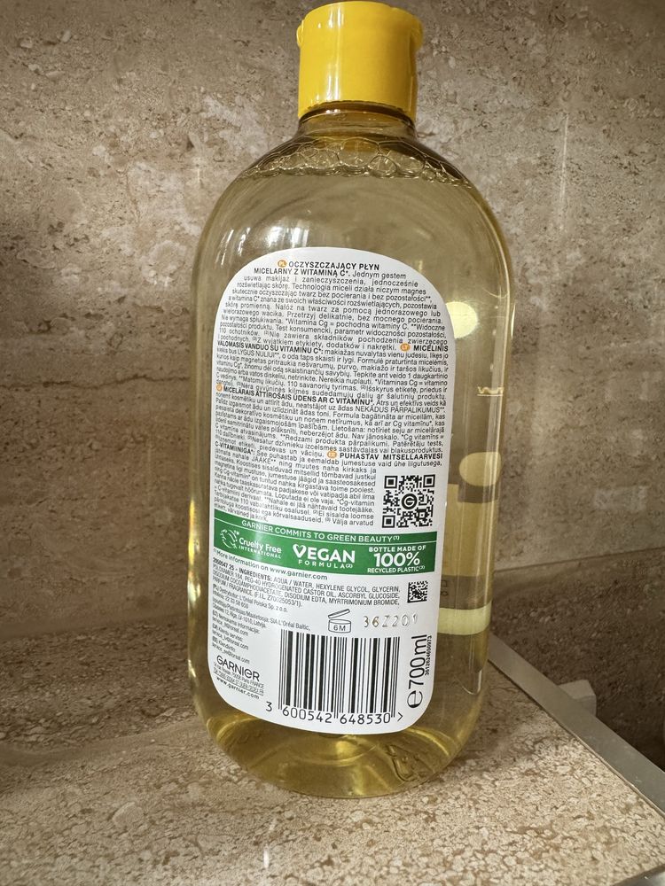 Garnier Płyn Micelarny z Witaminą C 700ml XXL