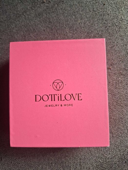 Brincos 18K com pérolas DOTILOVE – perfeitos para presente