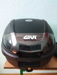 Продам мотоциклетний кофр GIVI 30л.