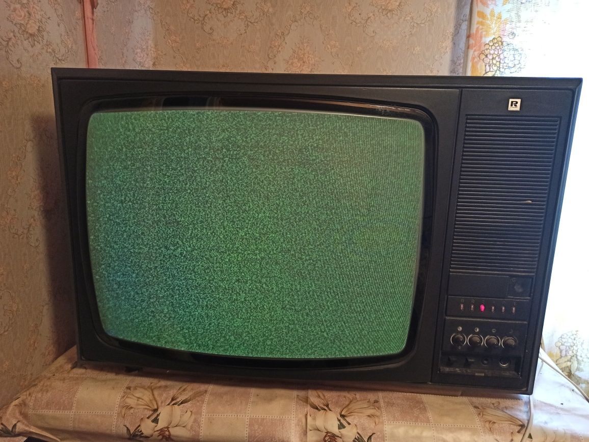 Цветной телевизор АГАТ 61ТЦ-311Д на запчасти