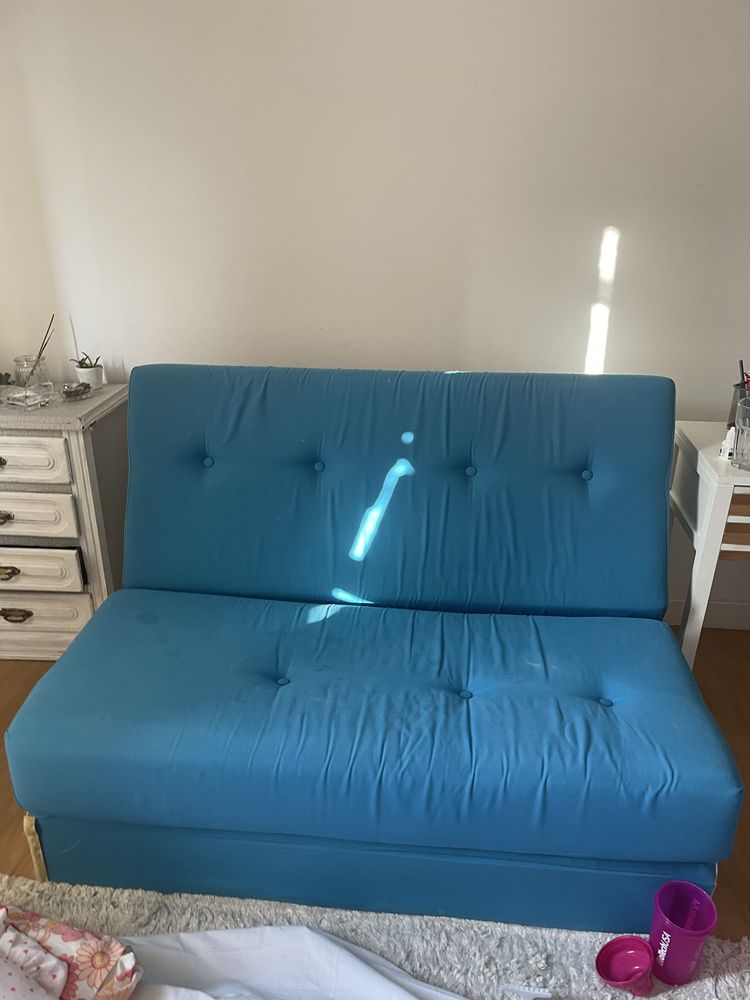 Sofa azul abre compacto