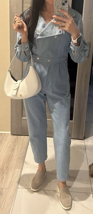 Джинсовий жіночий комбінезон