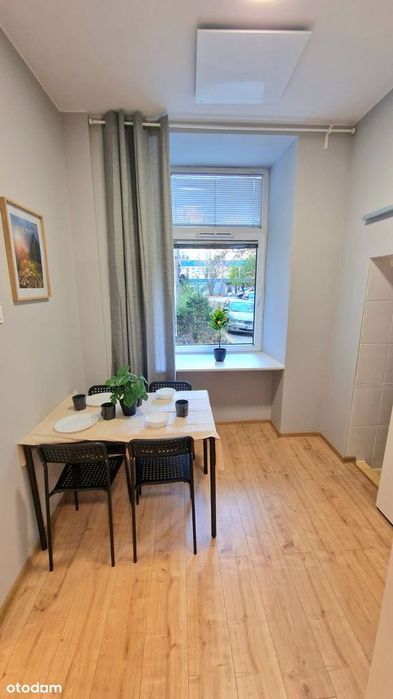 Jasne, nowe mieszkanie w centrum, salon, jadalnia, kuchnia, Rewolucji