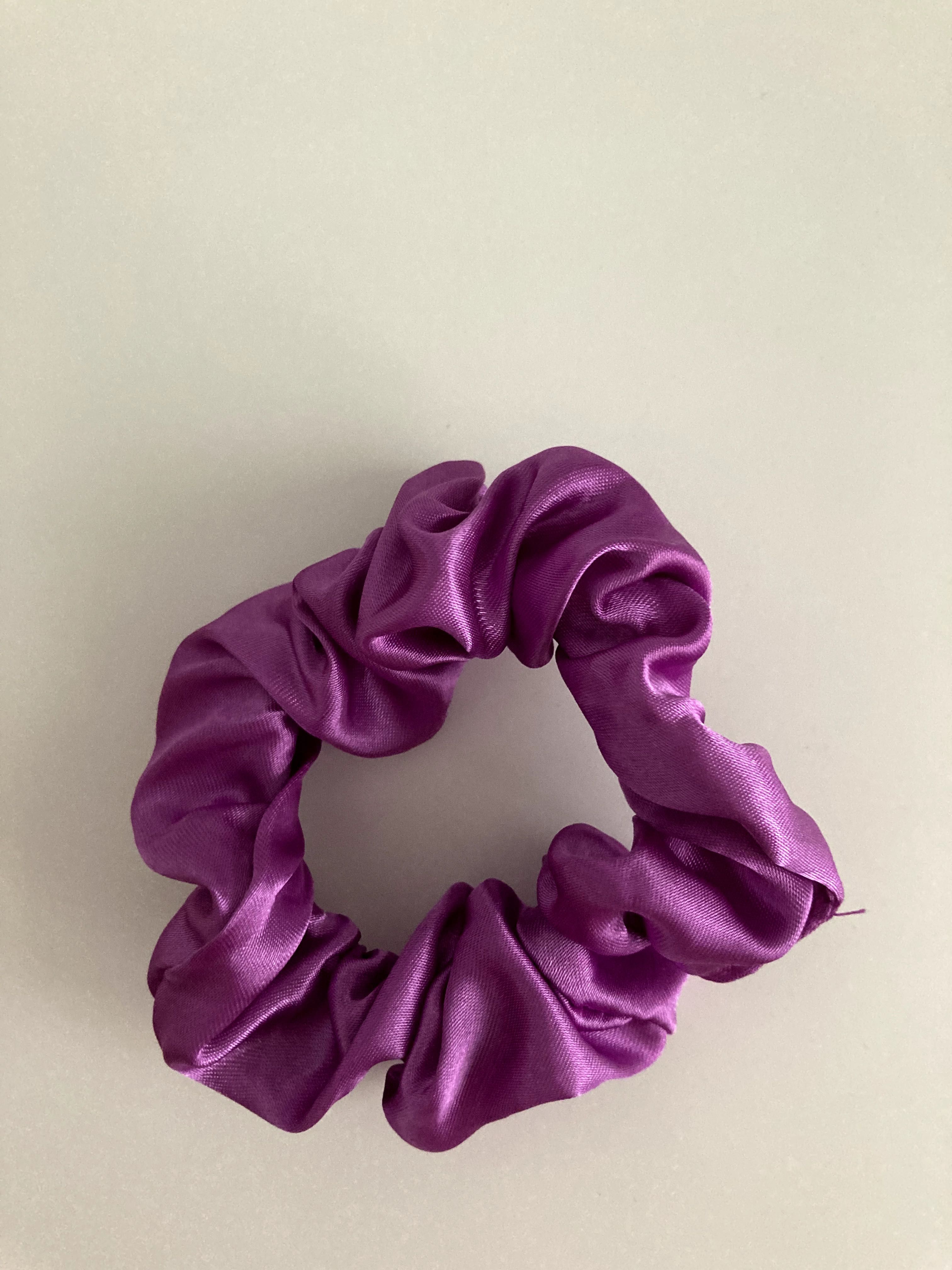 Satynowa scrunchie