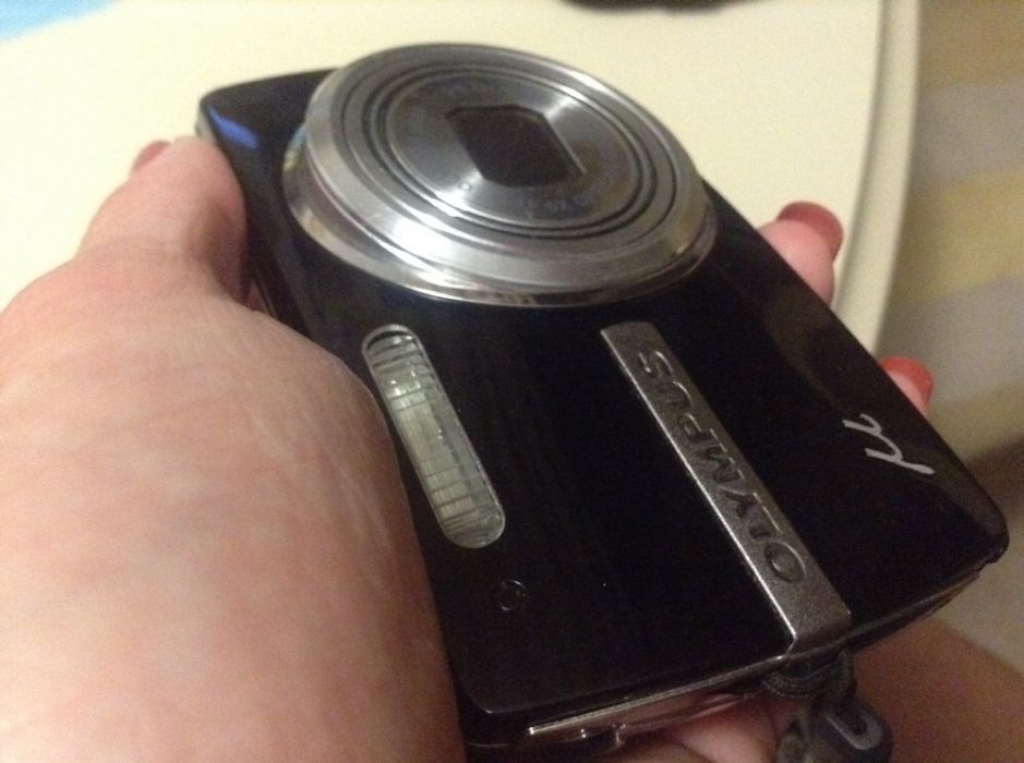 Цифровой фотоаппарат Olympus M 820 полный комплект+очень удобный чехол