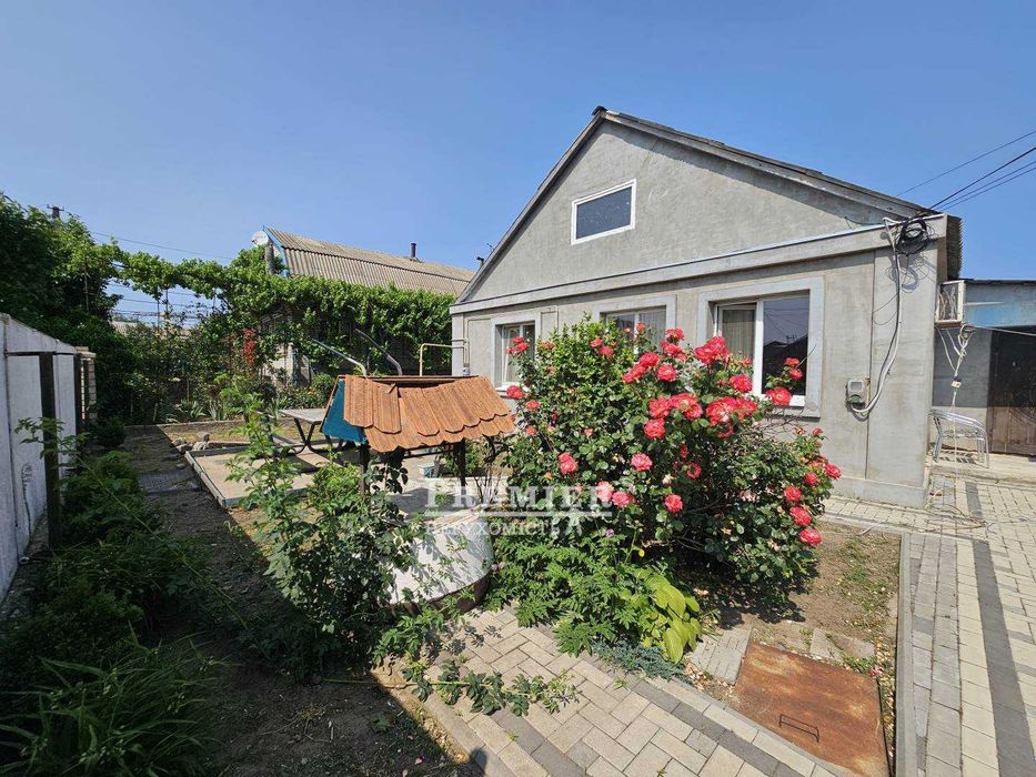 У продажу будинок у смт. Великодолинське