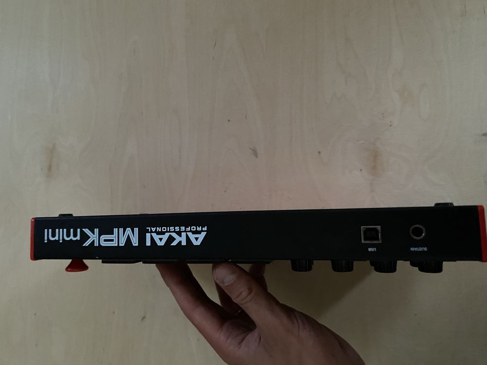 Kontroler Midi Akai MPK Mini