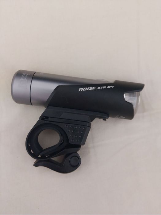 Lampka 854 lumeny boost rowerowa przednia odporna na deszcz i upadki