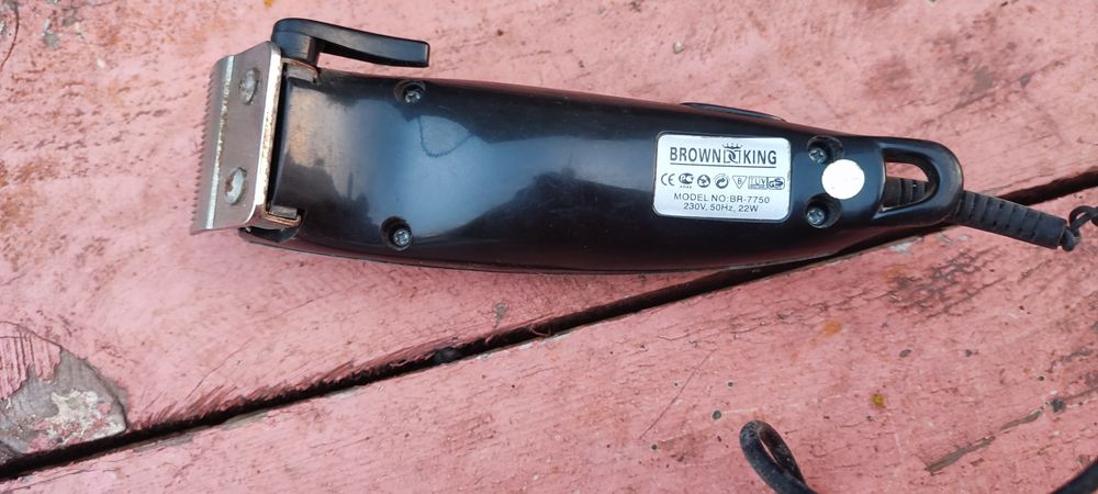 Продам машинку для стрижки 100 грн