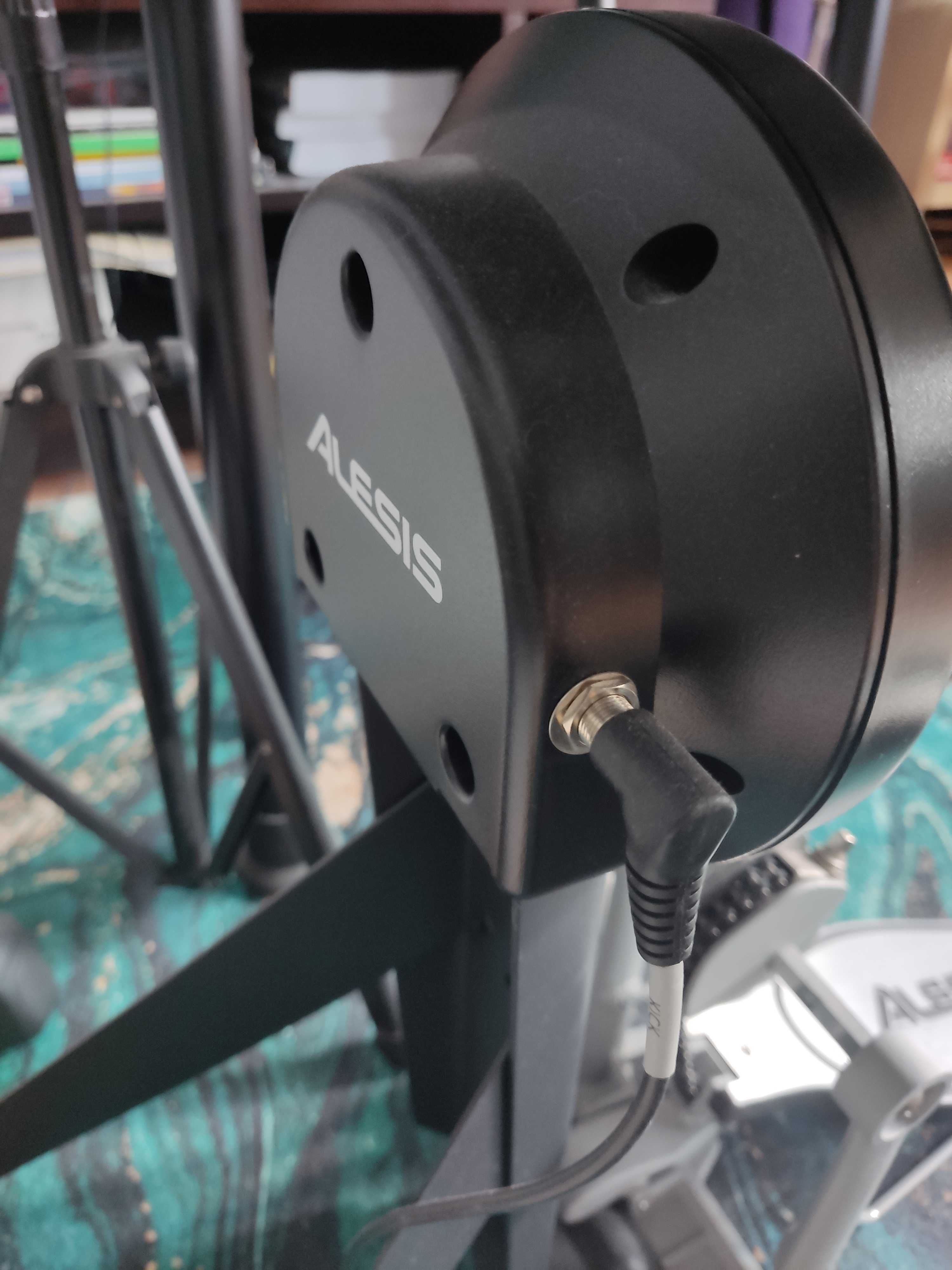 ALESIS Nitro Mesh Kit - elektroniczny zestaw perkusyjny