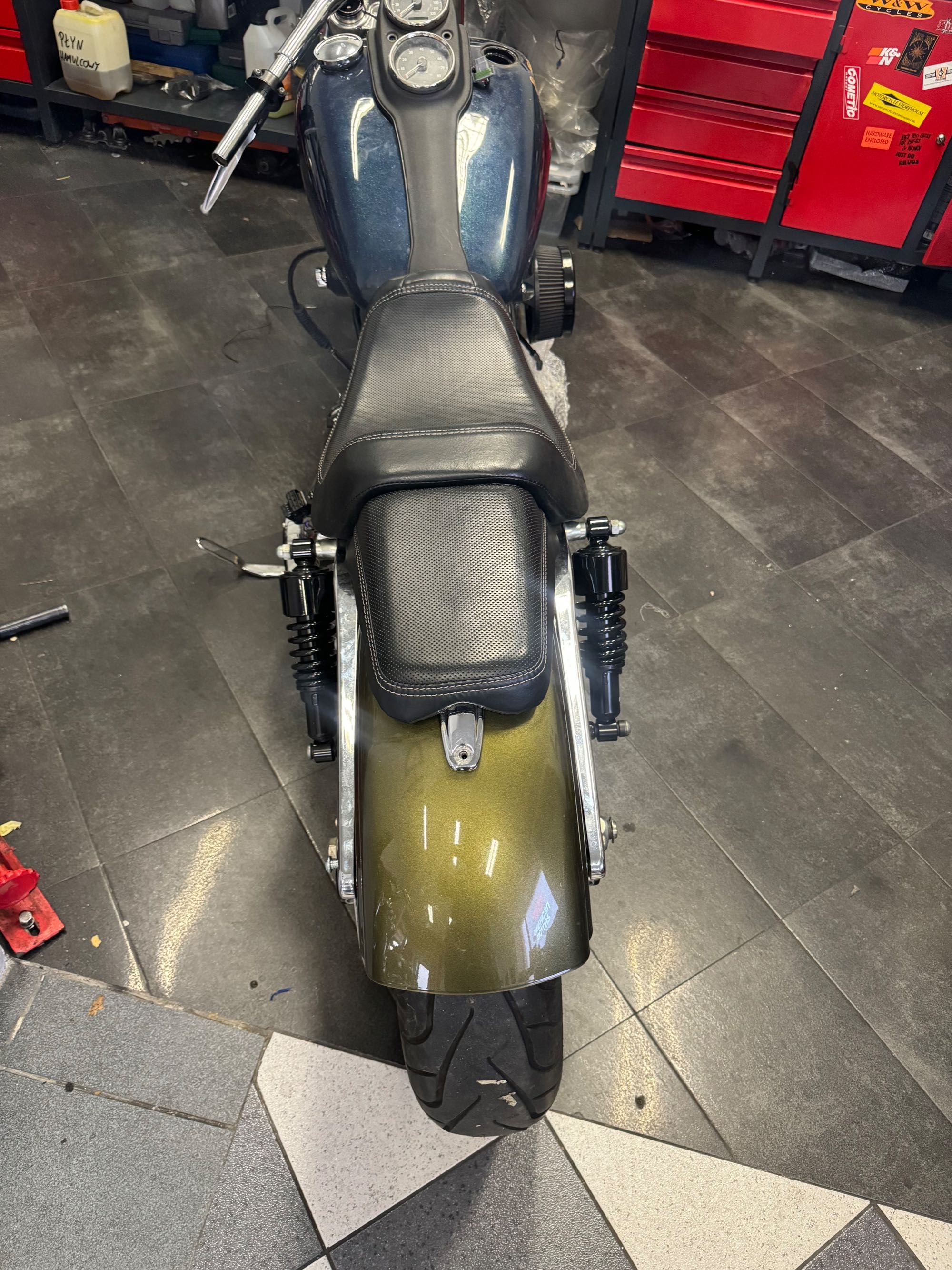 Harley siedzenie Dyna Fat Bob Street Bob FXDF FXDB podwójna kanapa