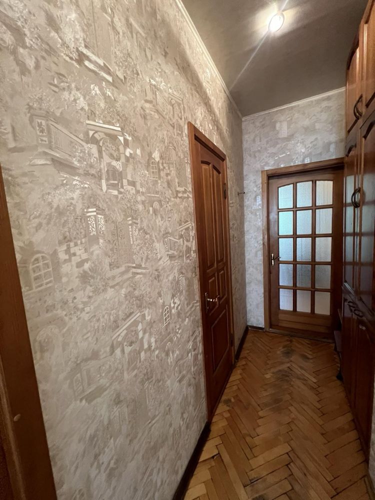 Продаётся 2 ком кв. по ул. Жуковского в Александровском районе!