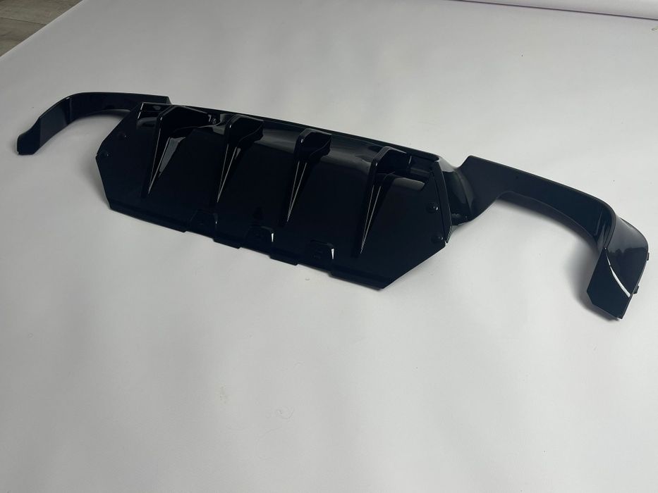 BMW F10 F11 Dyfuzor Dokładka Tylnego Zderzaka M-Pakiet Czarny Połysk