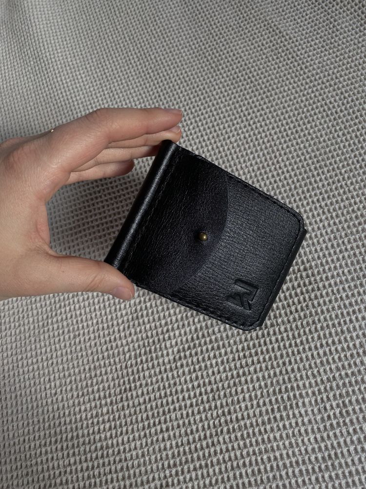 Чорний чоловічий шкіряний гаманець-зажим