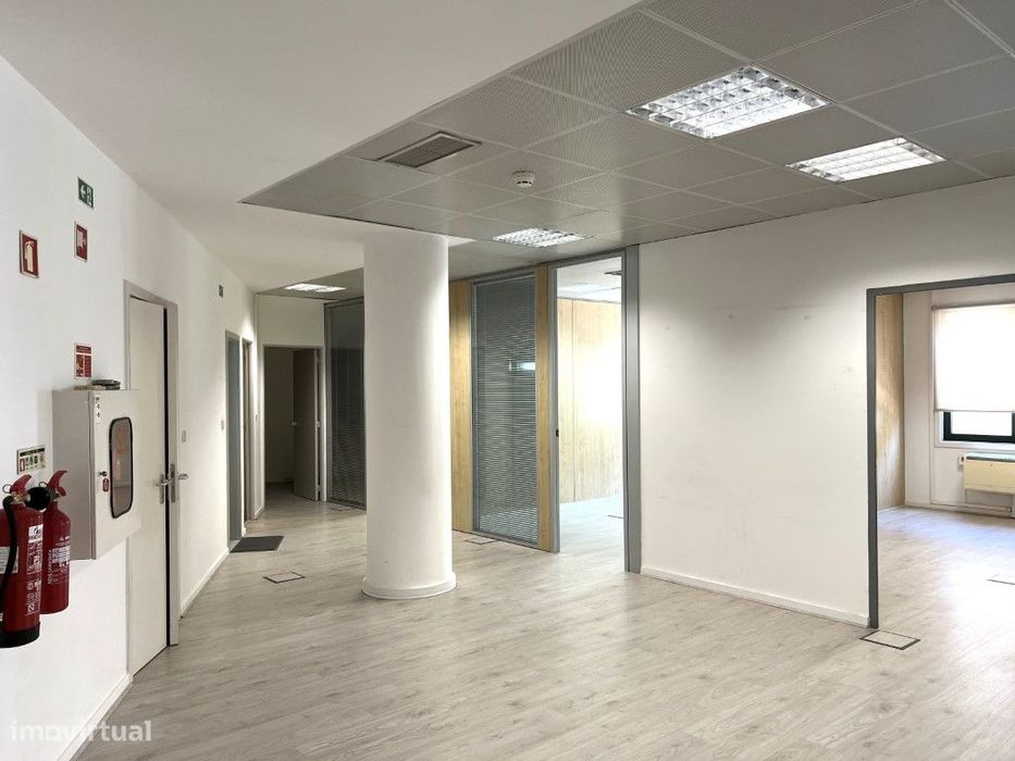 Escritório na Av. Columbano Bordalo Pinheiro - Sete Rios