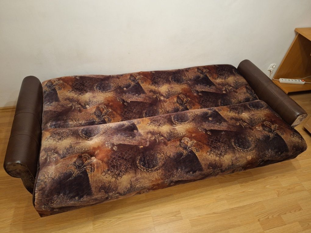 Oddam rozkładaną wersalkę