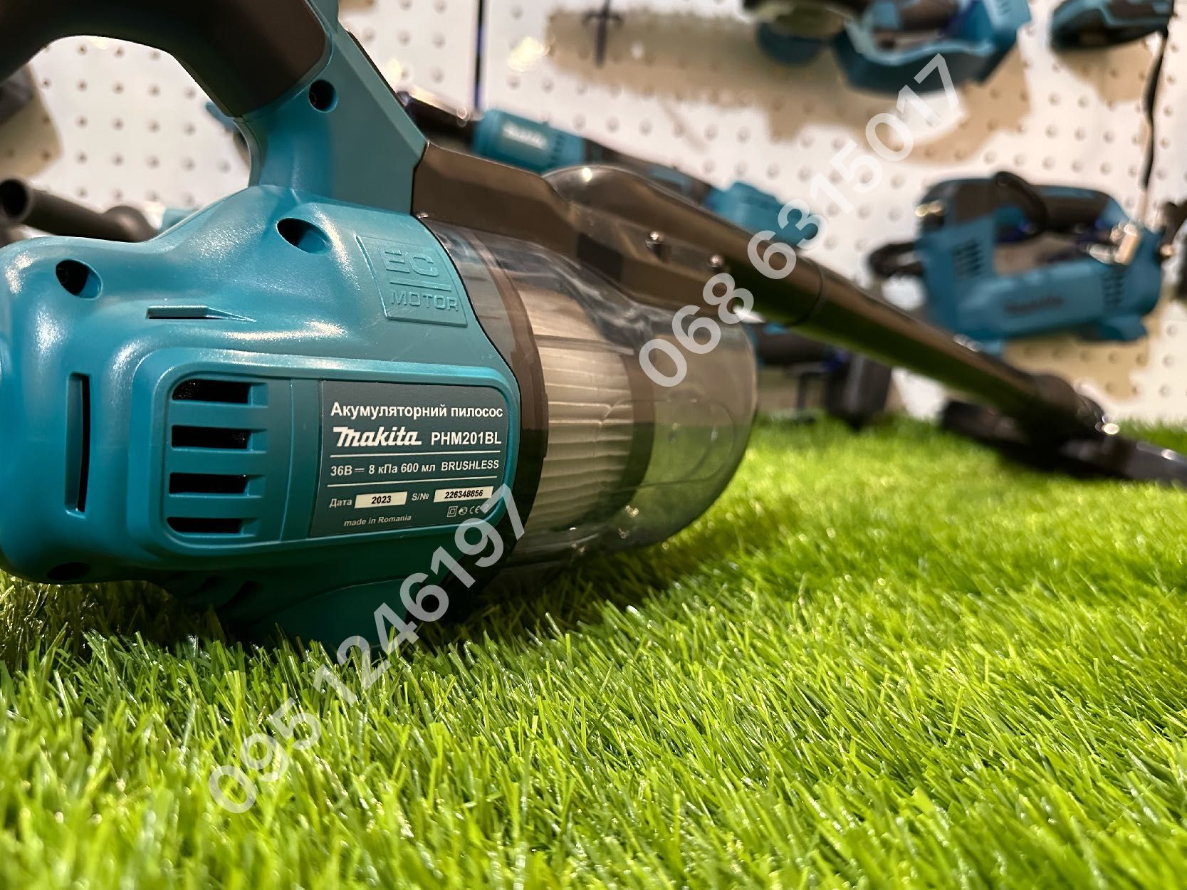 Аккумуляторный пылесос Makita PHM201BL с АКБ 36V 8Ah объем бака 600мл