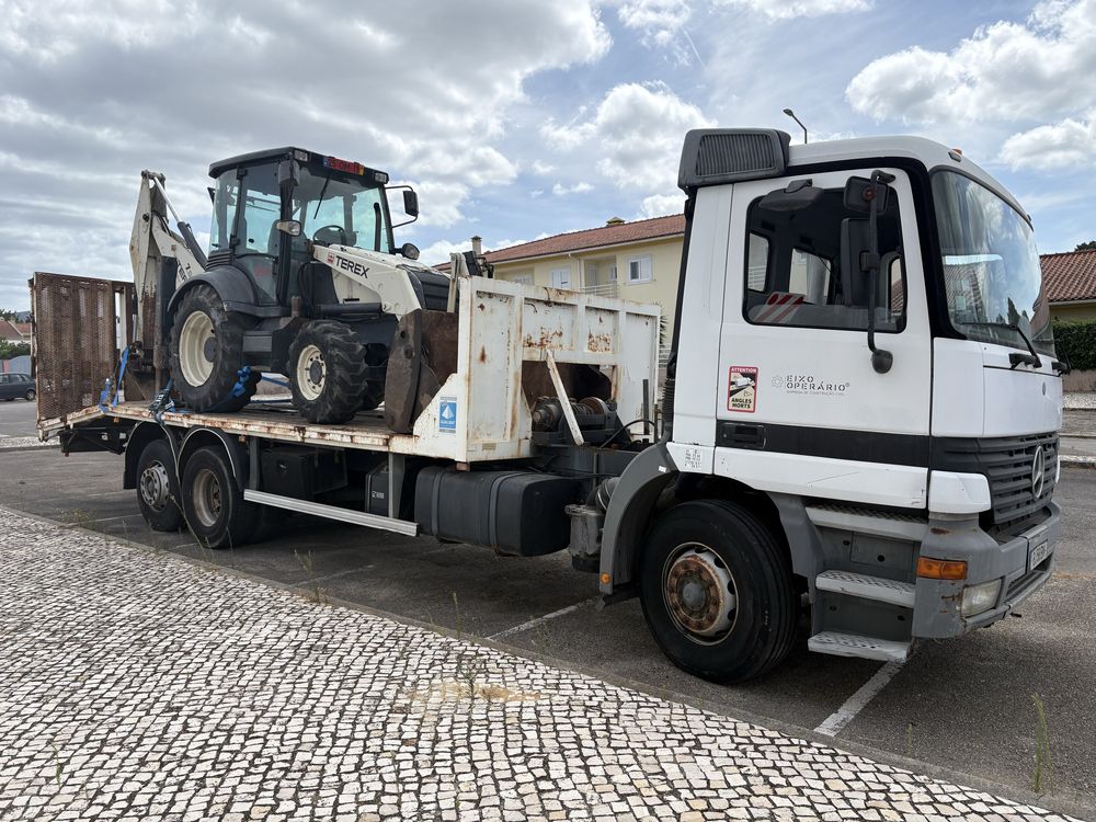 Retroescavadora Terex Modelo Z60 com Matricula - Motor Perkins