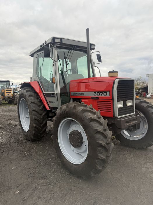Ciągnik rolniczy massey ferguson 3070
