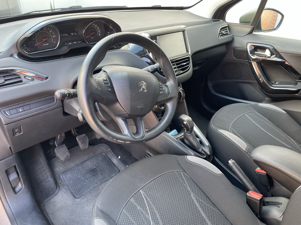 Peugeot 208 1.2 VTi Active 2012