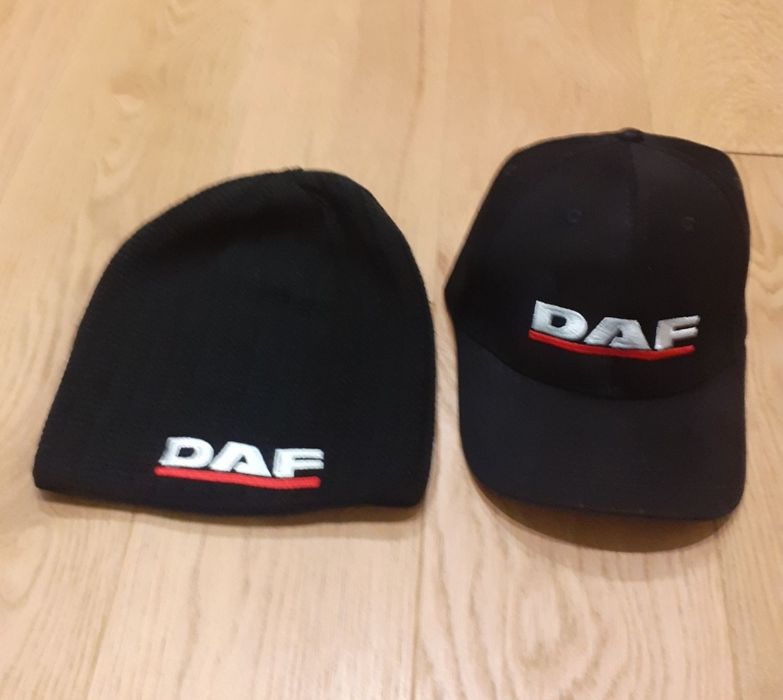 2 czapki Daf haftowane