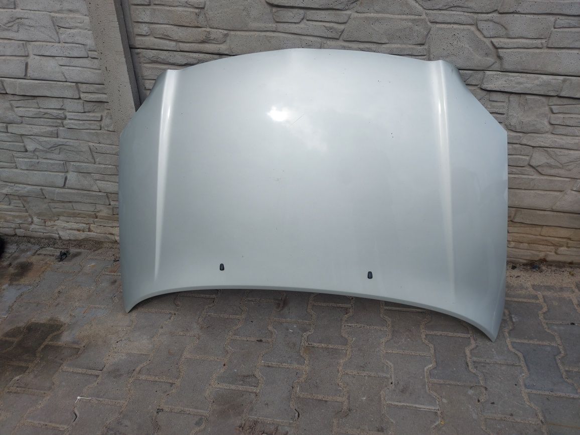 / Avensis T25 maska pokrywa silnika