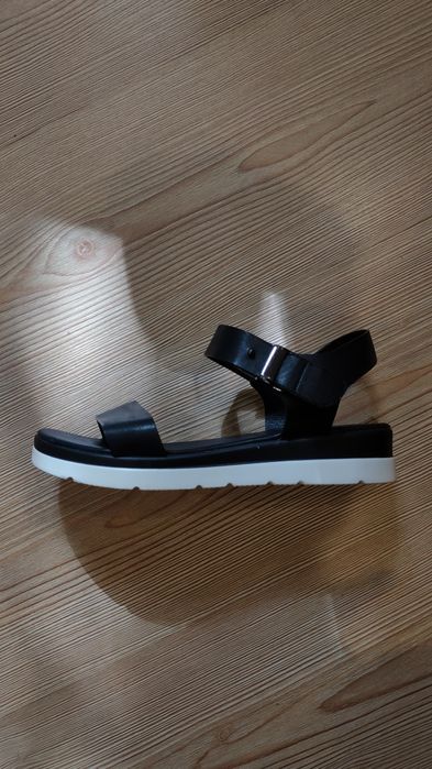 Шкіряні жіночі босоніжки/сандалі чорні