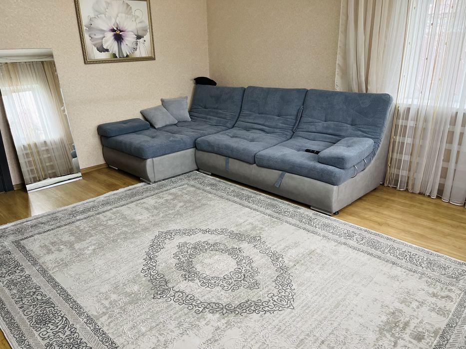 Будинок з ремонтом та терасою