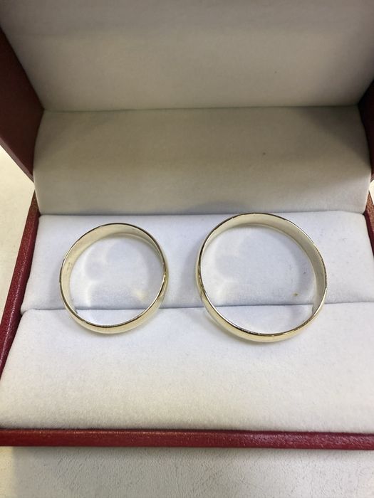 Złote obrączki ślubne, klasyczne, pr. 585, szer. 4 mm