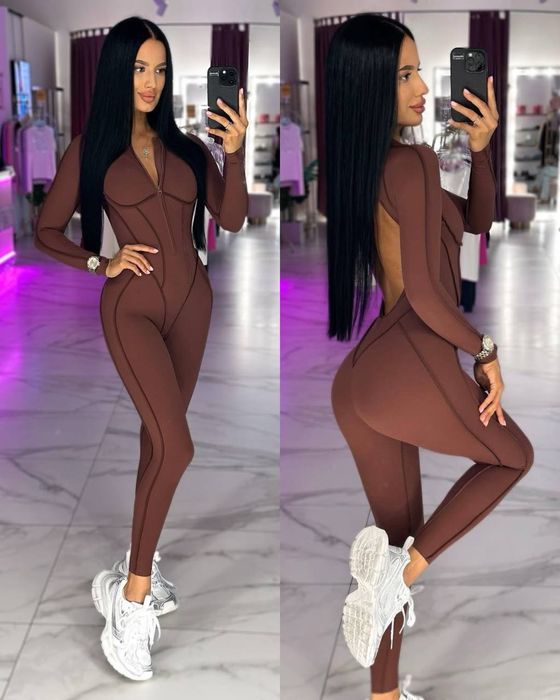 Комбінезон з відкритою спиною