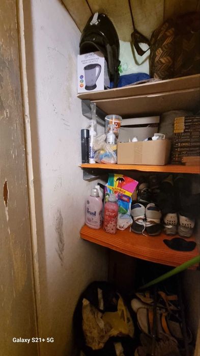 Продам 3 комн. квартиру 55 кв.м. на ул.Автозаводская 21 А,Куреневка