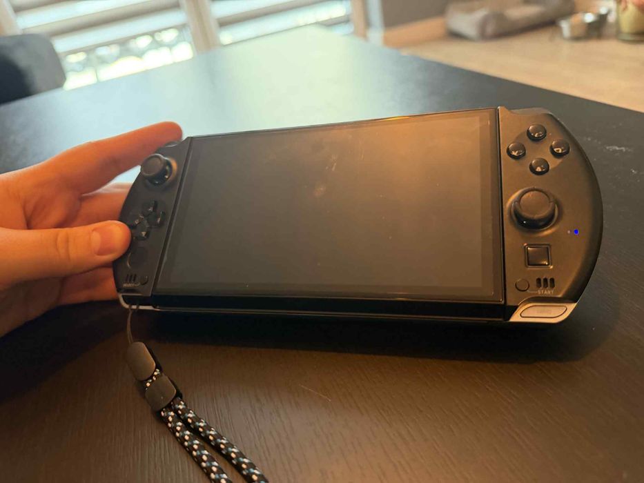 GPD WIN 4 2024 - Ryzen 7 7840U | 32GB | 2TB | STAN B. DOBRY