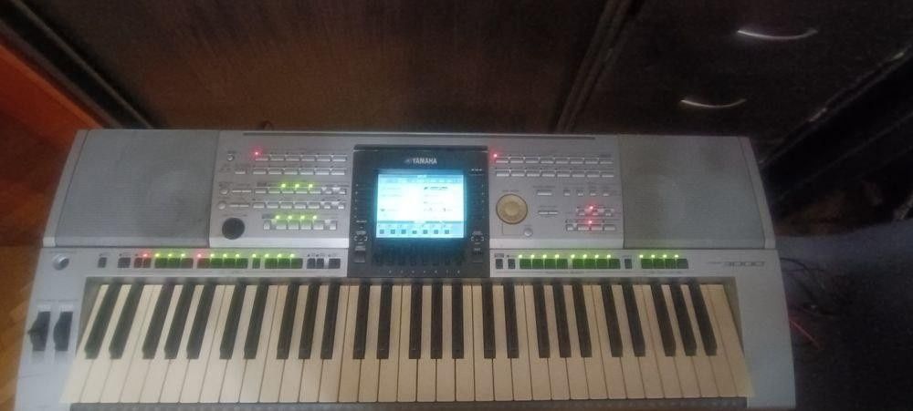 Продам Yamaha psr 3000
