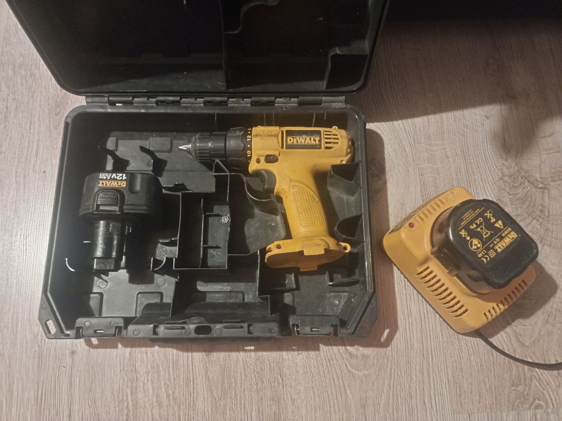 Wkrętarka DeWalt 12v 2 baterie 2.4Ah i 1.3Ah