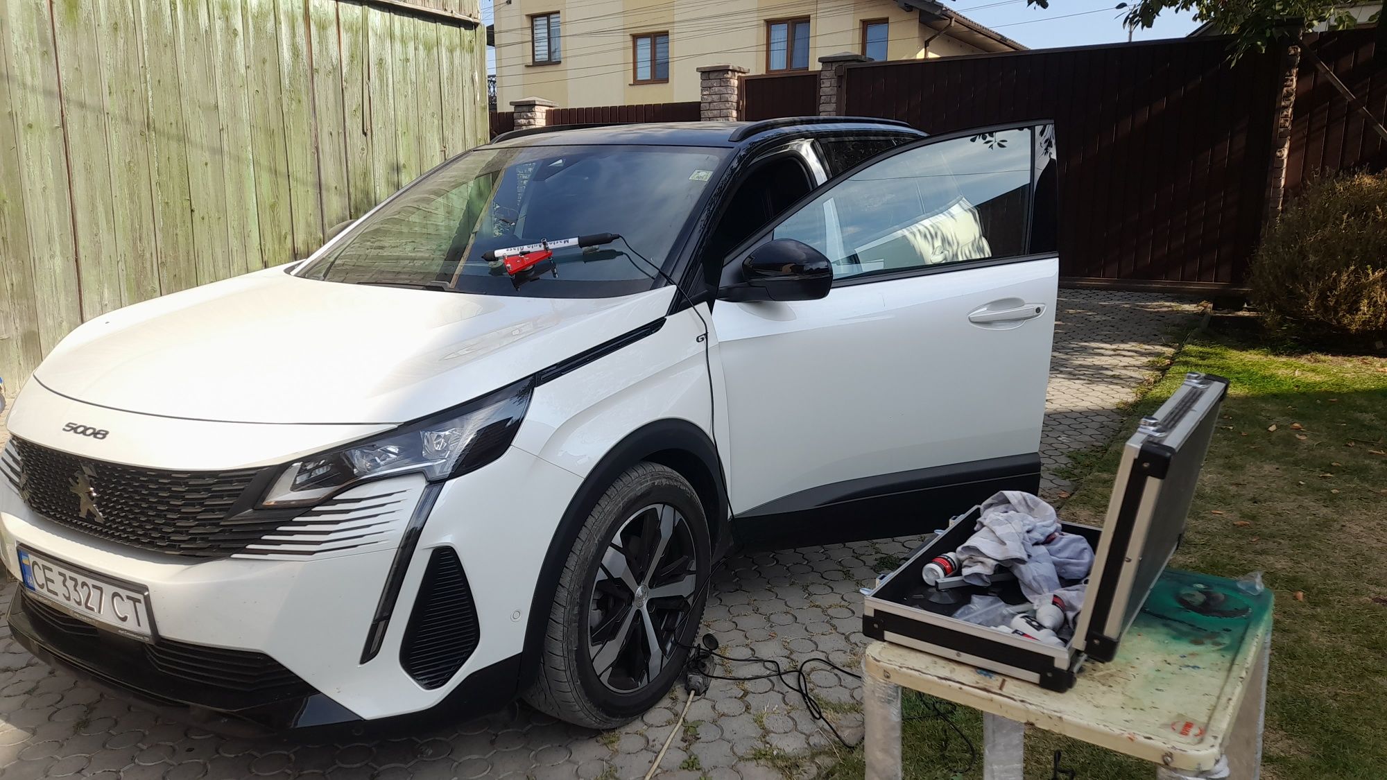 Ремонт сколів/тріщин лобового скла вашого автомобіля автомобіля!