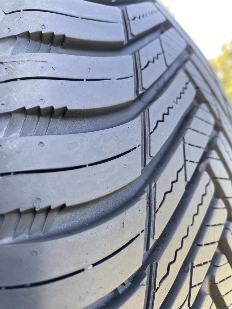 215/45/18 Sprzedam pare opon Hankook