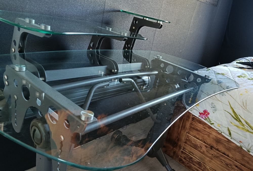 Biurko szklane - wyjątkowe i orginalne