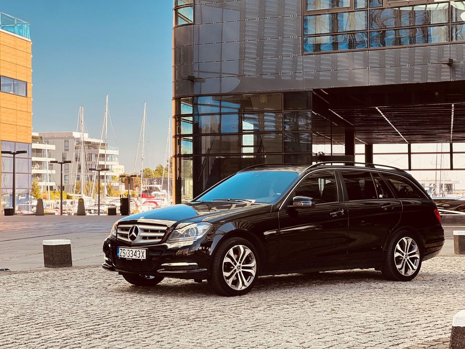 Mercedes-Benz Klasa C Salon Polska, Serwis ASO, Avantgarde, ILS, Czarna podsufitka, 2 x koła