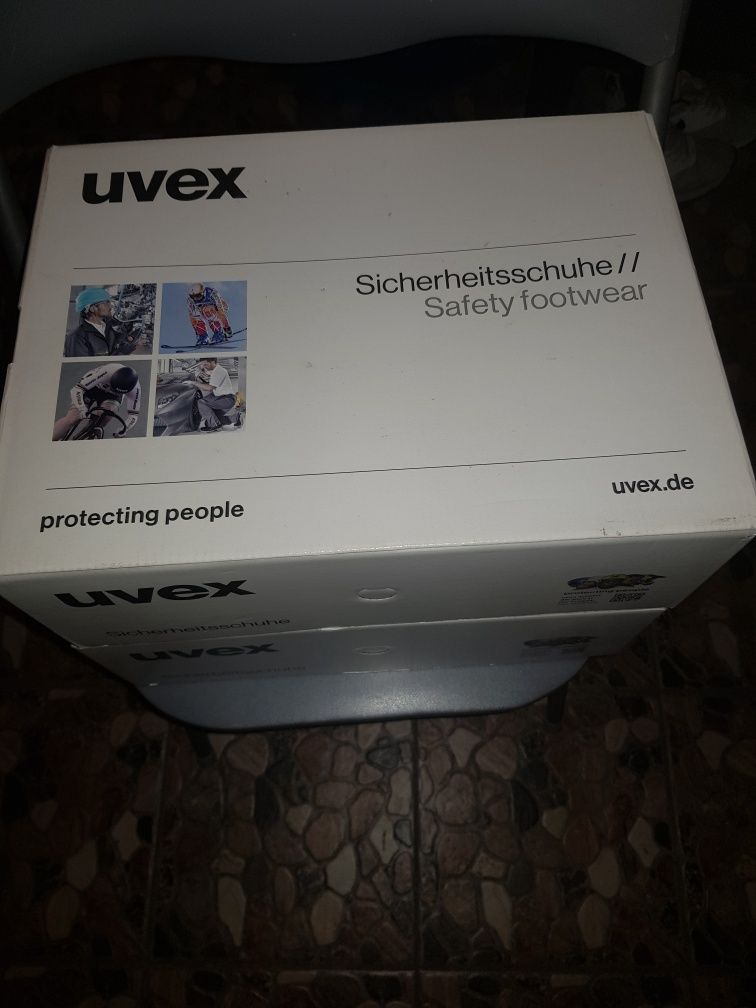 Защитные ботинки UVEX