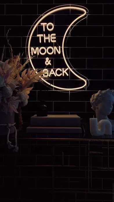 To the Moon & Back napis neon ledon Na skraju raju wesele ślub