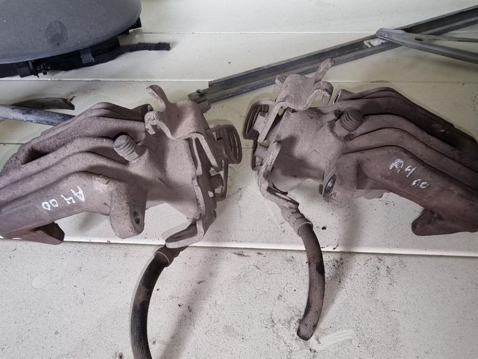 2 pinças traz Audi A4 1.9 tdi