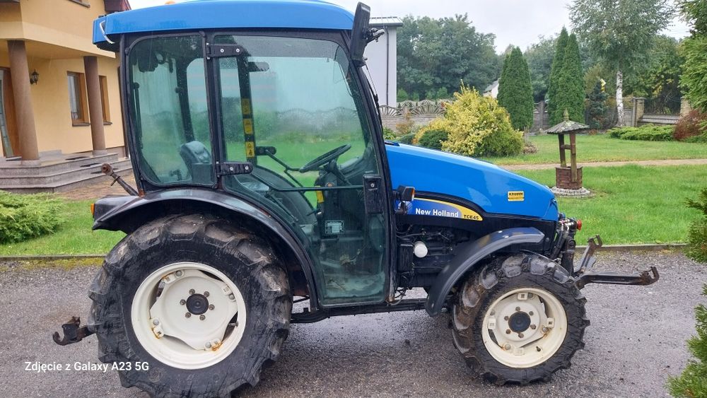 Ciągnik NEW HOLLAND TCE45 kompaktowy 45kM Komunalny Sadowniczy 4x4 TUZ