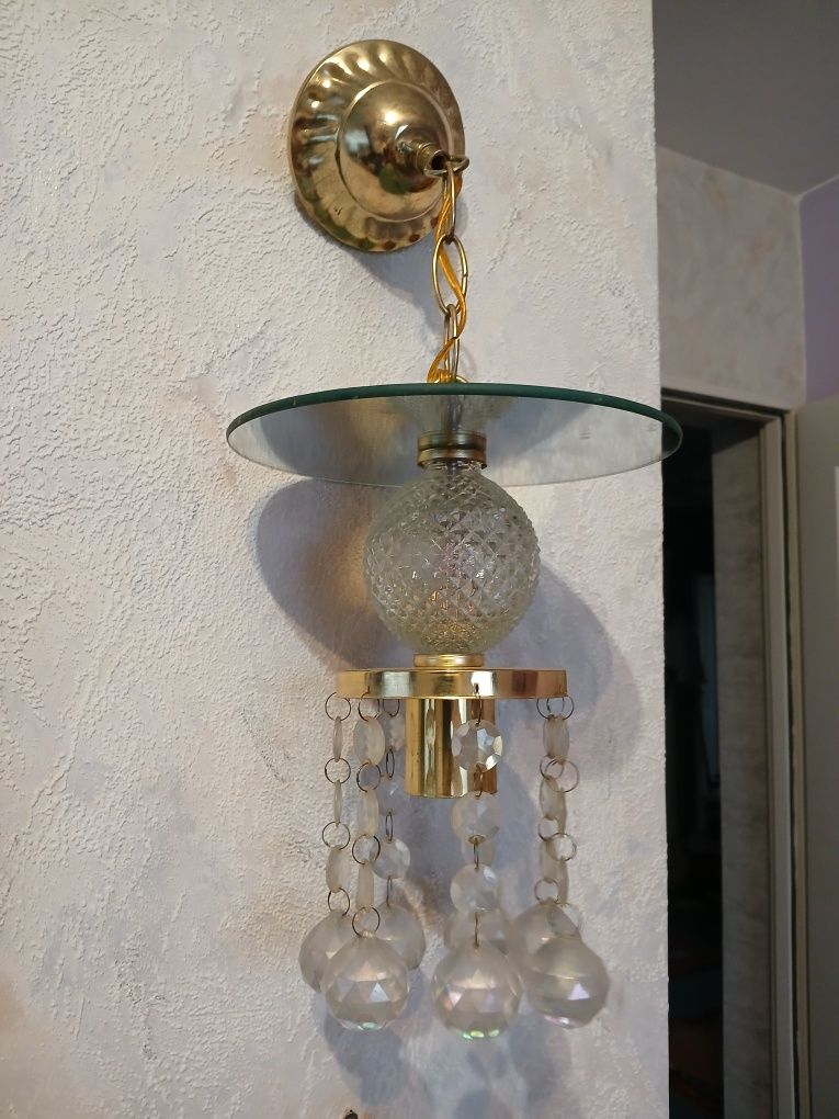 Lampa z kryształkami